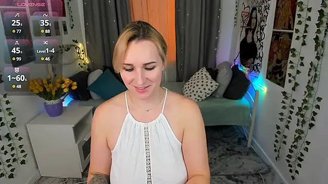 Snapshot of Karinella_x chatting on March 9, 2025, 9:46 pm Karinella x online show from March 9, 2025, 9:46 pm