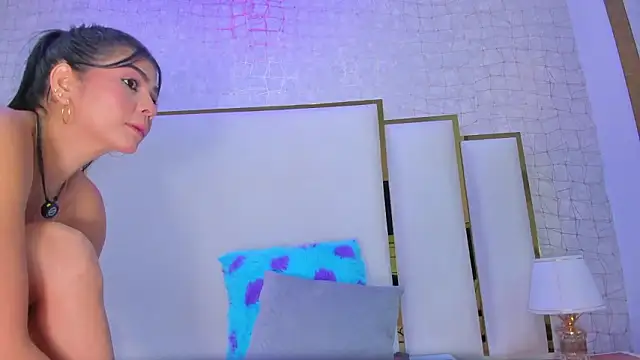 Snapshot of paola_rodriguez chatting on March 19, 2026, 9:53 am paola rodriguez online show from March 19, 2026, 9:53 am