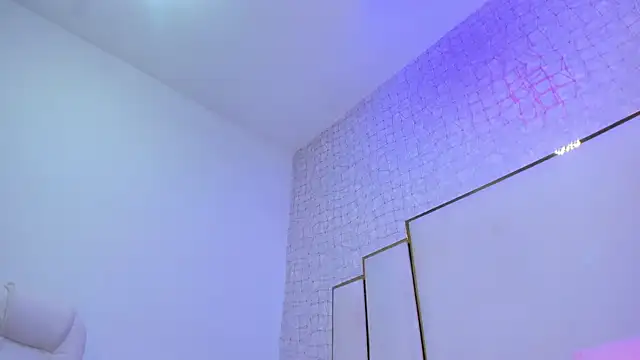 Snapshot of paola_rodriguez chatting on April 9, 2026, 11:49 am paola rodriguez online show from April 9, 2026, 11:49 am