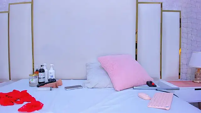 paola rodriguez online show from November 18, 2025, 11:24 am