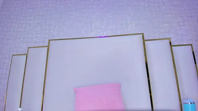 paola rodriguez online show from October 3, 2025, 11:56 am