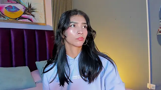 LauraAristizabal online show from May 31, 2026, 11:49 am