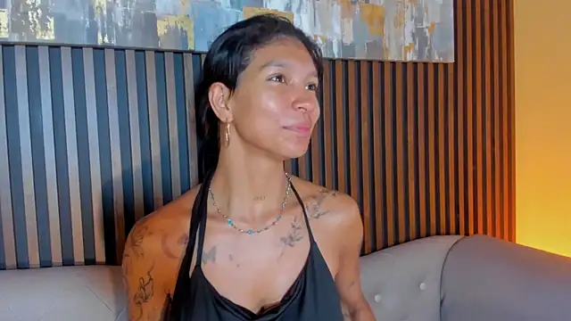 LauraAristizabal online show from February 4, 2026, 12:55 pm