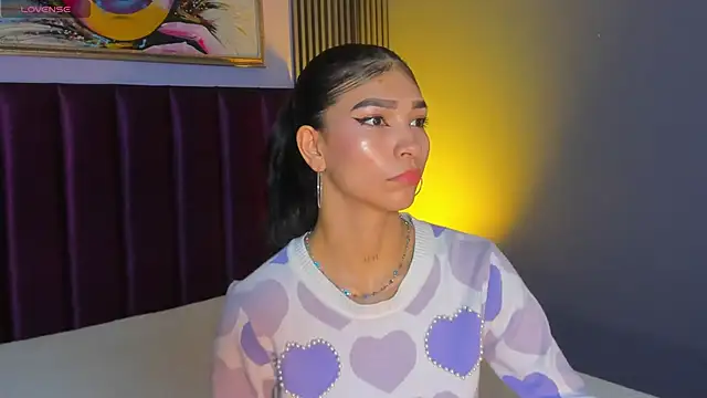 LauraAristizabal online show from April 11, 2026, 12:20 pm