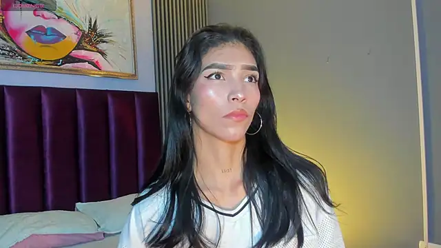 LauraAristizabal online show from May 30, 2026, 12:00 pm
