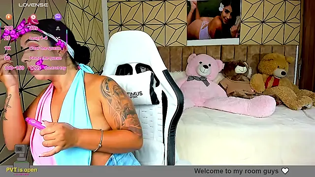 vane lopez  online show from November 8, 2025, 6:33 pm