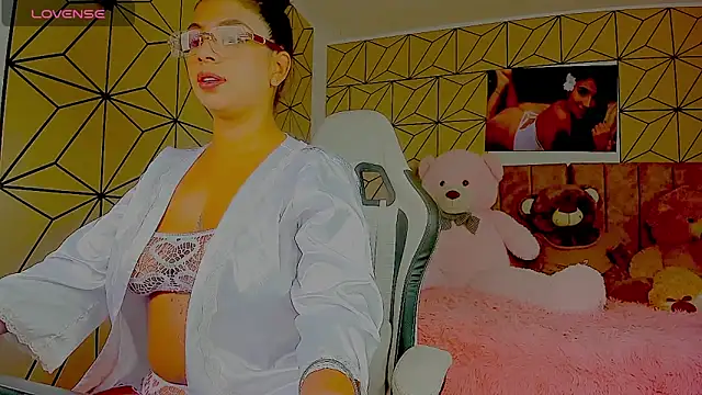 vane lopez  online show from April 9, 2026, 6:58 pm