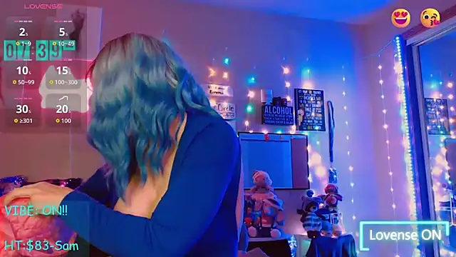 EmmaIsHere online show from November 22, 2025, 2:38 pm