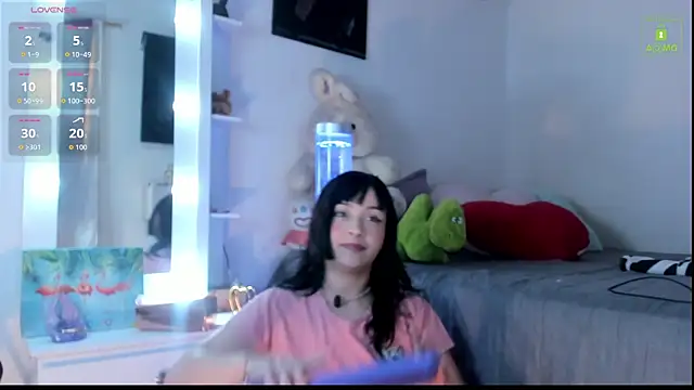 miaa-lee online show from November 20, 2025, 1:56 pm