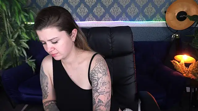 AmellyMilly online show from November 30, 2025, 8:09 pm