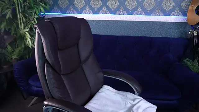 AmellyMilly online show from October 28, 2025, 1:32 pm