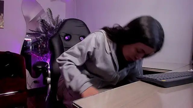 Meghan320 online show from November 20, 2025, 11:33 am