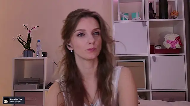 Karamelsw  online show from April 3, 2026, 9:32 pm