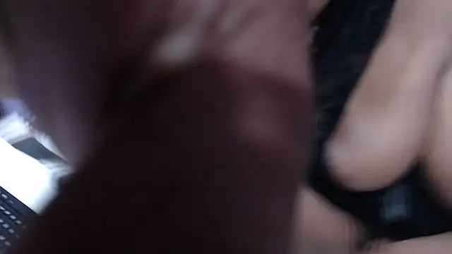 GiantTittts online show from November 3, 2025, 7:50 pm