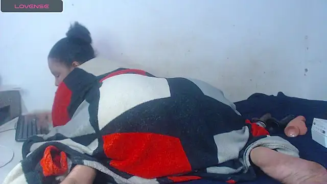 Snapshot of Sexy_night_bm chatting on October 25, 2025, 12:10 am Sexy night bm online show from October 25, 2025, 12:10 am