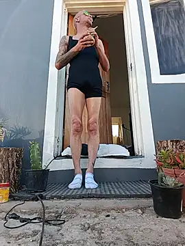 Happypotplants online show from October 7, 2025, 2:51 pm