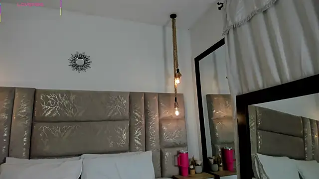 CeliWoods online show from May 12, 2026, 10:54 am