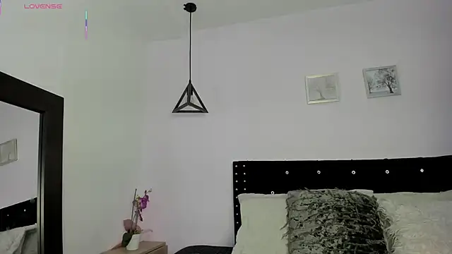 CeliWoods online show from November 24, 2025, 11:21 am