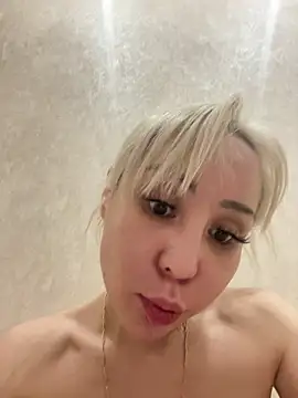 Snapshot of Yulianna_Smith chatting on February 14, 2026, 1:33 pm Yulianna Smith online show from February 14, 2026, 1:33 pm