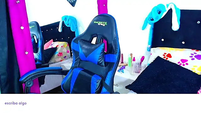 Snapshot of Jenng18 chatting on February 22, 2026, 8:32 pm Jenng18 online show from February 22, 2026, 8:32 pm