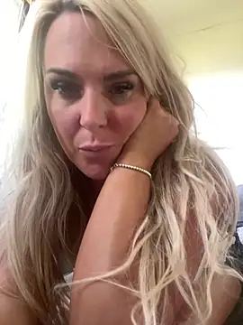 Bustyblondebabe32 online show from July 15, 2026, 9:38 am