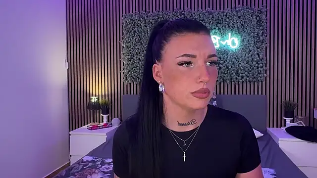 LizaRoxx online show from November 9, 2025, 8:57 pm