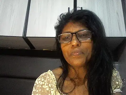 Snapshot of MsAttitude chatting on September 9, 2025, 11:52 am MsAttitude online show from September 9, 2025, 11:52 am