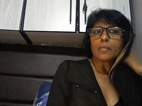 Snapshot of MsAttitude chatting on October 20, 2025, 6:59 am MsAttitude online show from October 20, 2025, 6:59 am