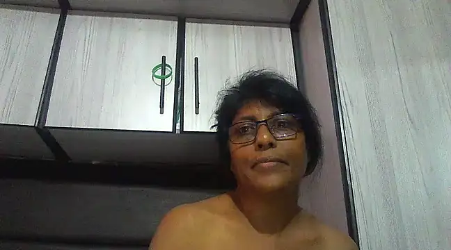 Snapshot of MsAttitude chatting on March 18, 2025, 8:17 am MsAttitude online show from March 18, 2025, 8:17 am