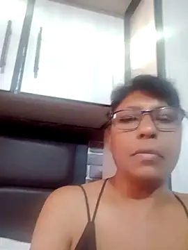 Snapshot of MsAttitude chatting on March 21, 2025, 3:24 pm MsAttitude online show from March 21, 2025, 3:24 pm