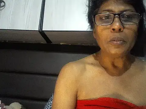 Snapshot of MsAttitude chatting on September 18, 2025, 7:11 am MsAttitude online show from September 18, 2025, 7:11 am