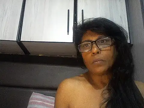 Snapshot of MsAttitude chatting on October 27, 2025, 6:25 am MsAttitude online show from October 27, 2025, 6:25 am