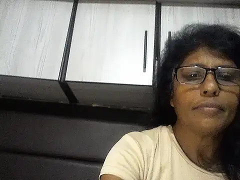 Snapshot of MsAttitude chatting on September 25, 2025, 7:03 am MsAttitude online show from September 25, 2025, 7:03 am