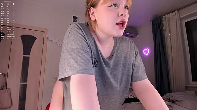 Snapshot of LisaLaas chatting on December 13, 2024, 1:55 pm LisaLaas online show from December 13, 2024, 1:55 pm