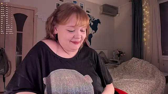 Snapshot of LisaLaas chatting on December 7, 2024, 2:30 pm LisaLaas online show from December 7, 2024, 2:30 pm