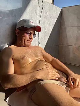 Snapshot of Daddyhot_Alejo chatting on October 25, 2025, 8:53 pm Daddyhot Alejo online show from October 25, 2025, 8:53 pm