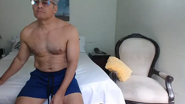 Snapshot of Daddyhot_Alejo chatting on September 19, 2025, 4:22 pm Daddyhot Alejo online show from September 19, 2025, 4:22 pm