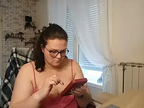 jolieseins online show from January 15, 2025, 12:47 pm