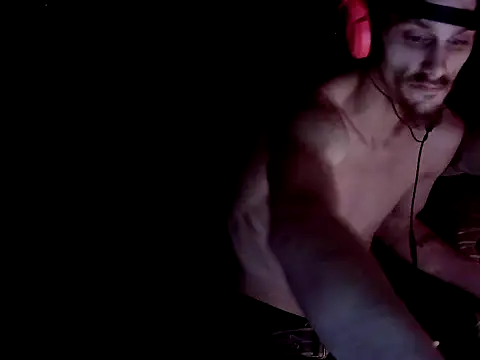 Snapshot of xxxTony999 chatting on October 21, 2025, 9:14 pm xxxTony999 online show from October 21, 2025, 9:14 pm