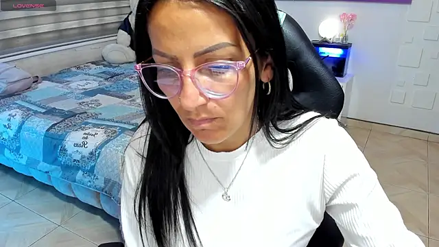 alma blue online show from May 21, 2026, 8:28 pm