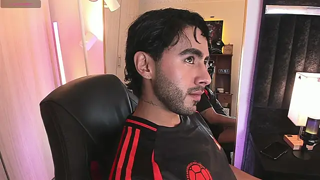 ItsMeEros online show from June 17, 2026, 10:19 pm
