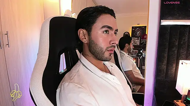 ItsMeEros online show from July 26, 2026, 11:33 pm