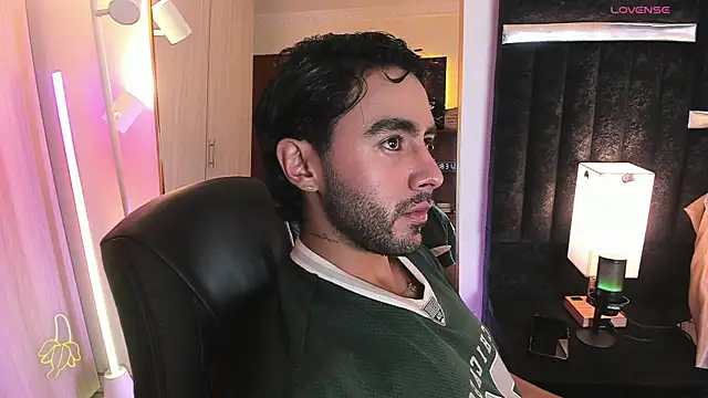 ItsMeEros online show from June 20, 2026, 11:32 pm
