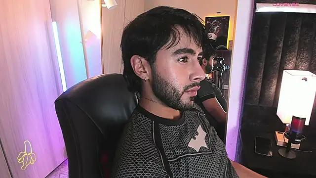 ItsMeEros online show from June 8, 2026, 11:27 pm
