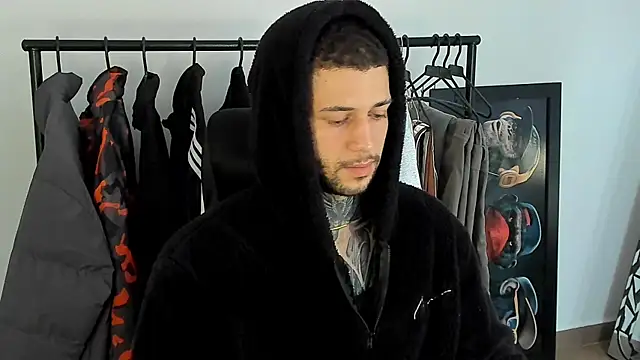  jamesleandros1 online show from December 3, 2025, 2:49 pm