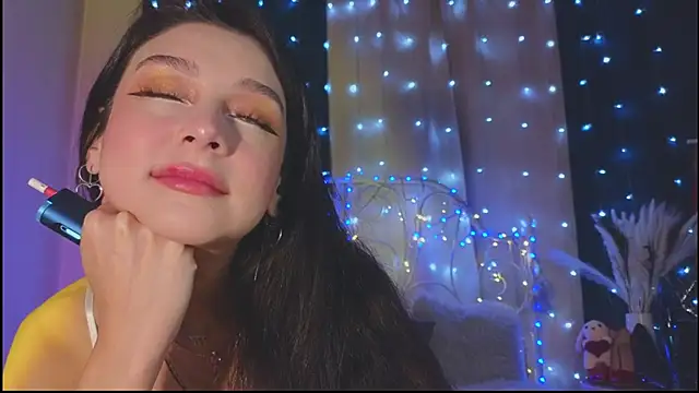 Snapshot of Funny_Bunny chatting on March 18, 2025, 11:42 pm Funny Bunny online show from March 18, 2025, 11:42 pm