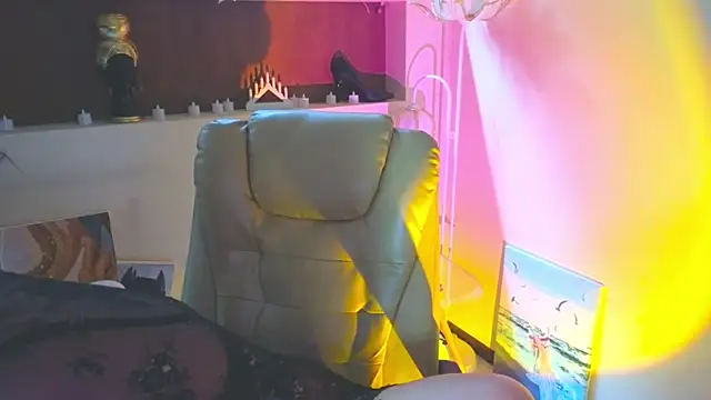 Snapshot of Malika_uAngel chatting on April 10, 2026, 7:54 pm Malika uAngel online show from April 10, 2026, 7:54 pm