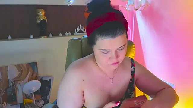 Snapshot of Malika_uAngel chatting on April 13, 2026, 6:23 pm Malika uAngel online show from April 13, 2026, 6:23 pm