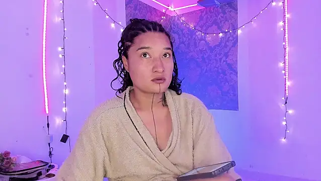 Eva Lee  online show from June 30, 2026, 10:26 am