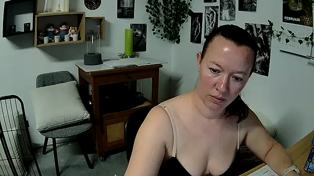 AnyaKreyxh online show from February 15, 2026, 12:59 pm